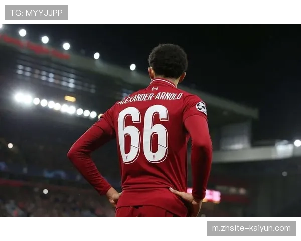 利物浦右后卫位置结构性短缺 斯洛特被动调整三中卫体系